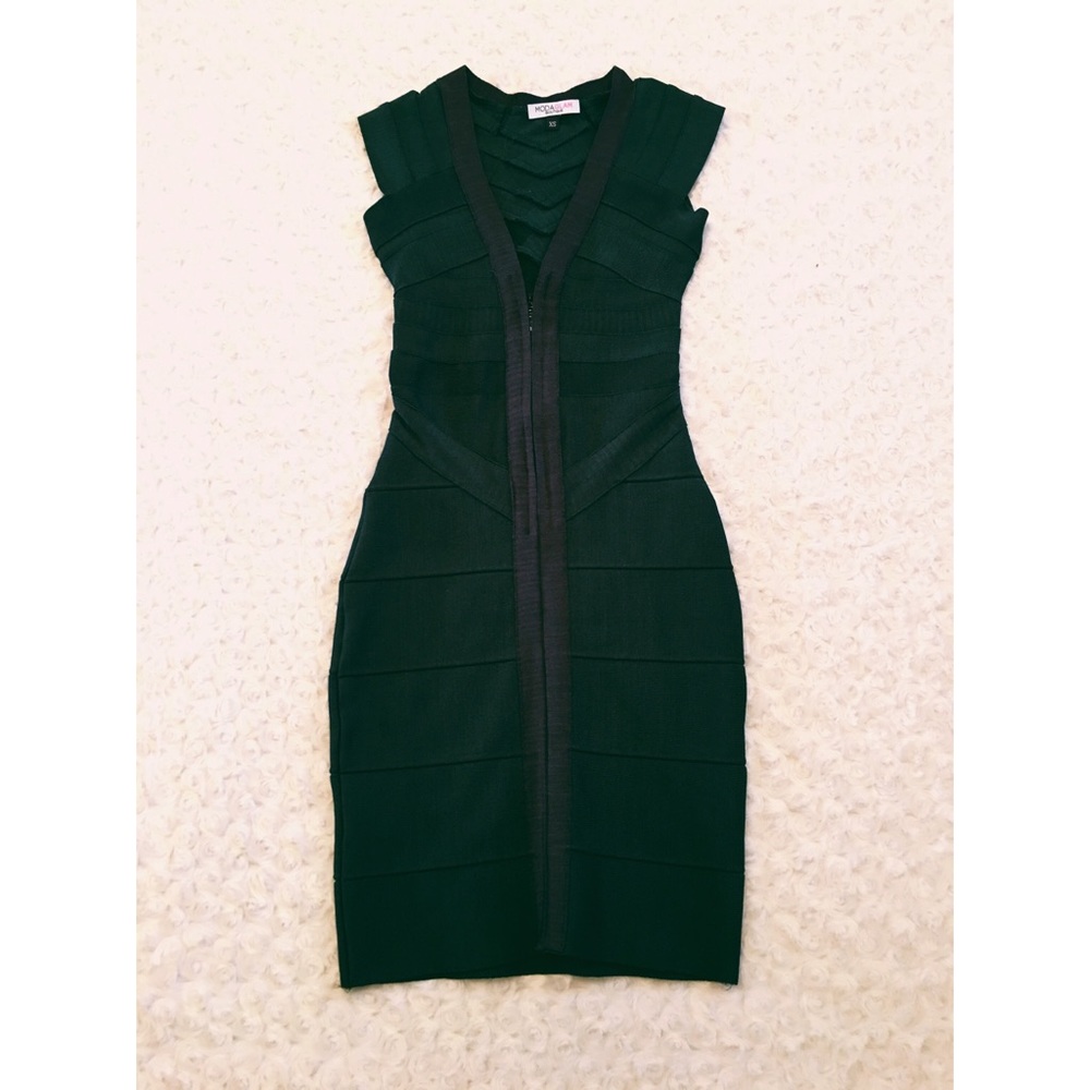 Modaglam Boutique Deep Green Deep V Bandage Dress